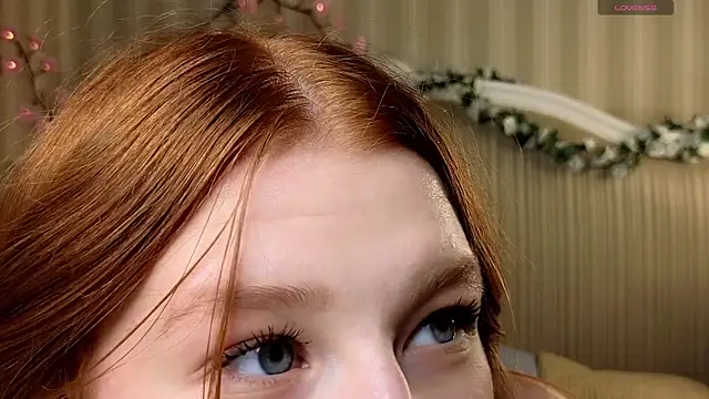 Juuulia  online show from 04.18.26