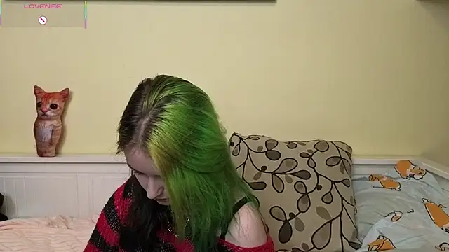 Snapshot of PortiaHedge chatting on 09.28.25 PortiaHedge online show from 09.28.25