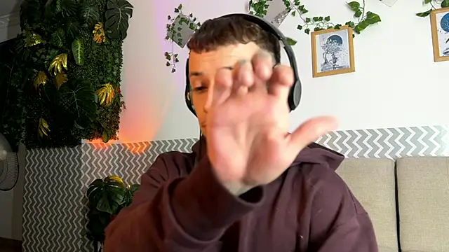 Snapshot of Neythancooper chatting on 11.18.25 Neythancooper online show from 11.18.25