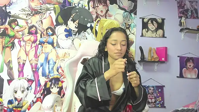 Snapshot of Kylie_Moan chatting on 09.17.25 Kylie Moan online show from 09.17.25