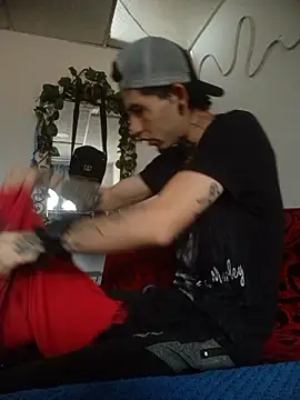 Snapshot of Tattoboy19cm chatting on 12.17.25 Tattoboy19cm online show from 12.17.25