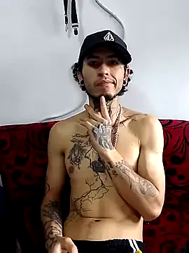 Snapshot of Tattoboy19cm chatting on 02.18.26 Tattoboy19cm online show from 02.18.26