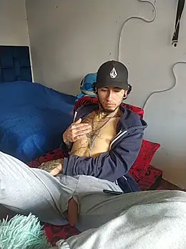 Snapshot of Tattoboy19cm chatting on 02.26.26 Tattoboy19cm online show from 02.26.26