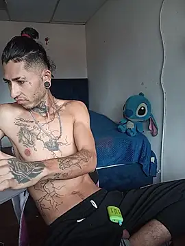 Snapshot of Tattoboy19cm chatting on 04.17.26 Tattoboy19cm online show from 04.17.26