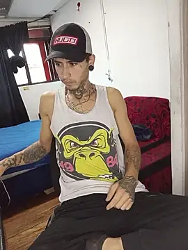 Snapshot of Tattoboy19cm chatting on 05.30.26 Tattoboy19cm online show from 05.30.26
