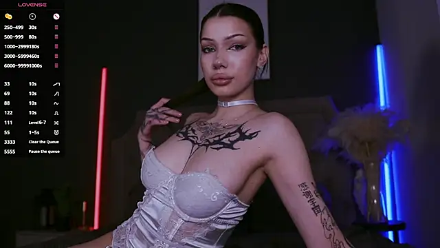 Snapshot of MiuMiuSasha chatting on 10.04.25 MiuMiuSasha online show from 10.04.25