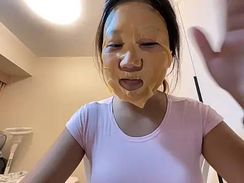 Snapshot of xena0501 chatting on 10.17.25 xena0501 online show from 10.17.25