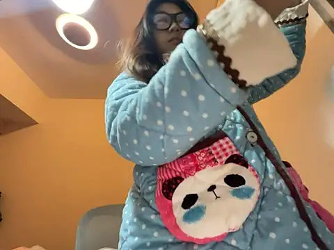 Snapshot of xena0501 chatting on 11.27.25 xena0501 online show from 11.27.25