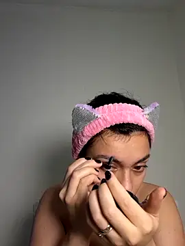 AmaiaSalvatore online show from 09.13.25