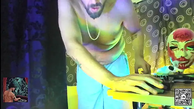 Snapshot of DjDiCKmannOnE chatting on 10.14.25 DjDiCKmannOnE online show from 10.14.25