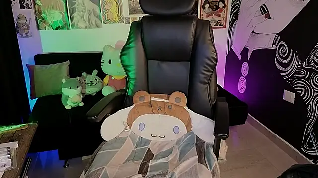 Snapshot of Yuhwan_ chatting on 02.11.26 Yuhwan online show from 02.11.26