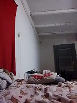 Themaskedgirl21 online show from 12.18.25