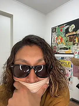 specialz0831 online show from 10.23.25