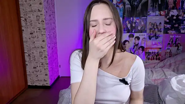 LucyRose3 online show from 11.18.25