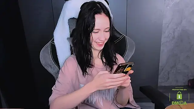 Snapshot of zaebali_ chatting on 11.15.25 zaebali online show from 11.15.25