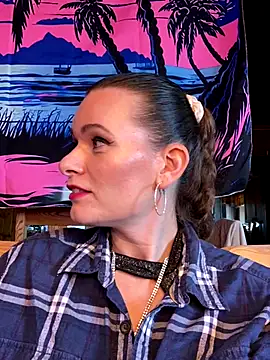 Snapshot of Bad_Idea chatting on 11.20.25 Bad Idea online show from 11.20.25