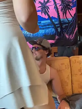 Snapshot of Bad_Idea chatting on 12.04.25 Bad Idea online show from 12.04.25