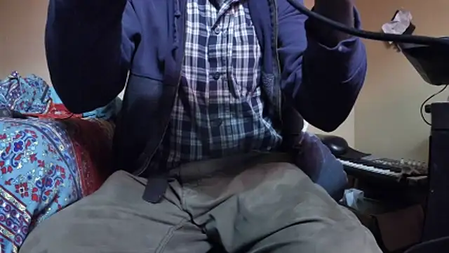 EYEzIAM online show from 12.18.25