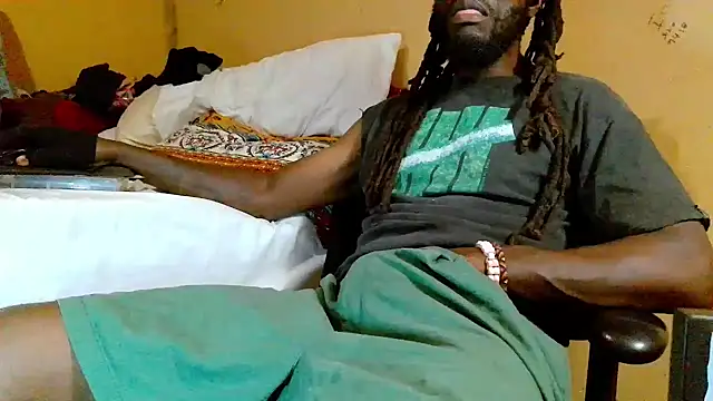 EYEzIAM online show from 05.18.26