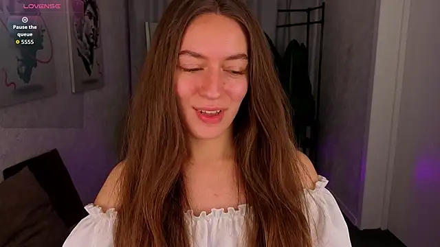 Agnes Wells online show from 07.19.26