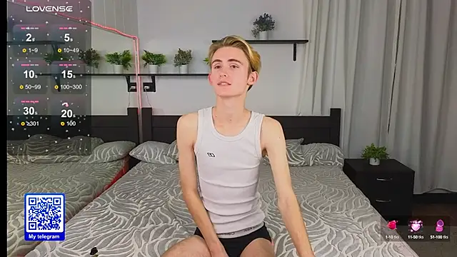 Snapshot of tommy_XXX chatting on 10.16.25 tommy XXX online show from 10.16.25