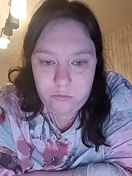 Snapshot of Feuchtekitty92@xh chatting on 10.10.25 Feuchtekitty92xh online show from 10.10.25