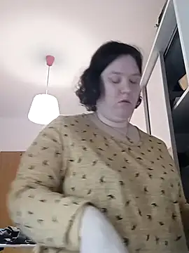 Snapshot of Feuchtekitty92@xh chatting on 11.04.25 Feuchtekitty92xh online show from 11.04.25