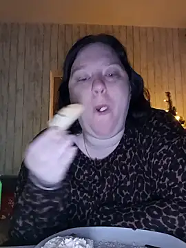 Snapshot of Feuchtekitty92@xh chatting on 12.19.25 Feuchtekitty92xh online show from 12.19.25