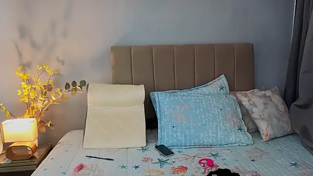 Penelophe01 online show from 02.23.26