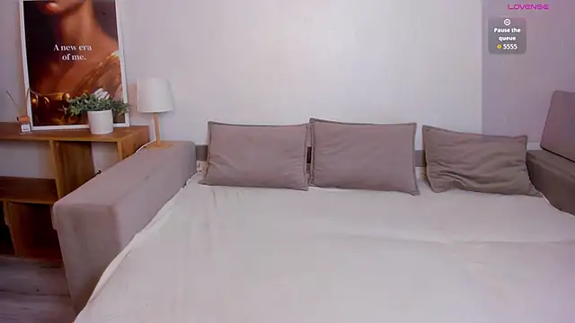 Snapshot of Elina_Star chatting on 10.15.25 Elina Star online show from 10.15.25