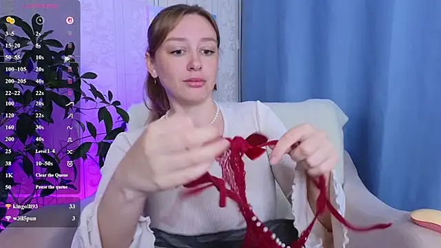 Snapshot of evashiny_ chatting on 06.19.26 evashiny online show from 06.19.26