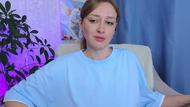 Snapshot of evashiny_ chatting on 06.24.26 evashiny online show from 06.24.26