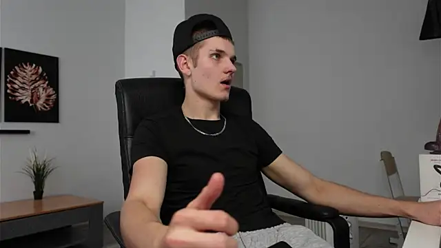 Snapshot of Mark_Karson chatting on 09.20.25 Mark Karson online show from 09.20.25