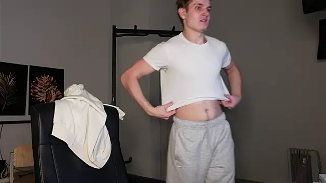 Snapshot of Mark_Karson chatting on 11.22.25 Mark Karson online show from 11.22.25