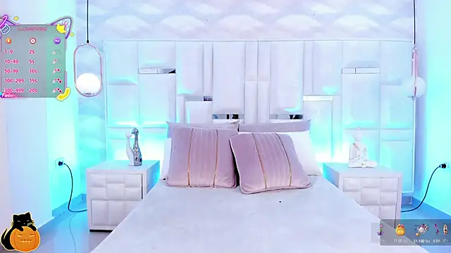 Im Molly Angel online show from 10.10.25