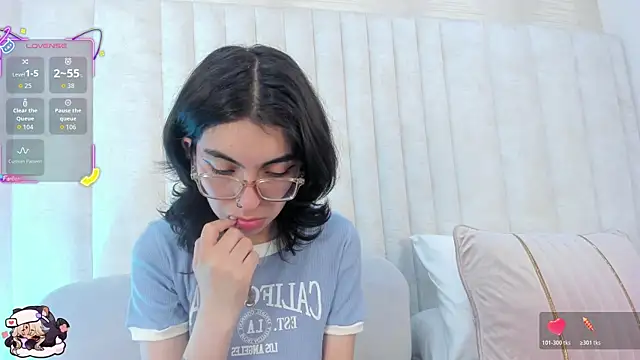 Im Molly Angel online show from 11.15.25