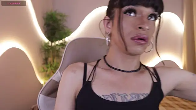 Alanakimura  online show from 12.20.25