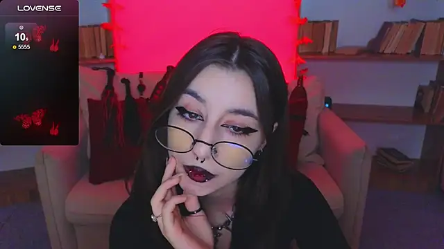 Snapshot of Mistress__Marcelline chatting on 10.15.25 Mistress Marcelline online show from 10.15.25