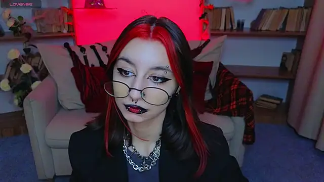 Snapshot of Mistress__Marcelline chatting on 10.25.25 Mistress Marcelline online show from 10.25.25