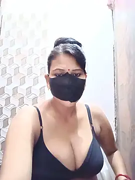 Snapshot of varnika chatting on 06.18.26 varnika online show from 06.18.26