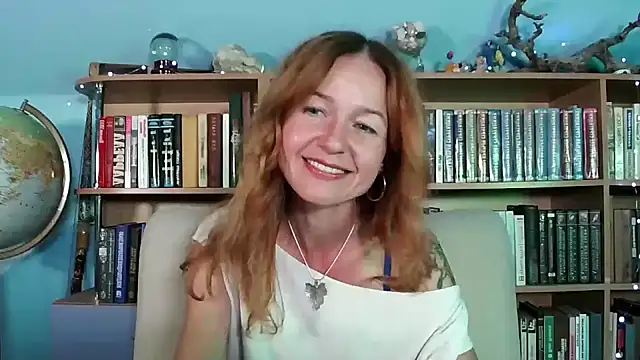 Snapshot of Foxilady357 chatting on 09.11.25 Foxilady357 online show from 09.11.25