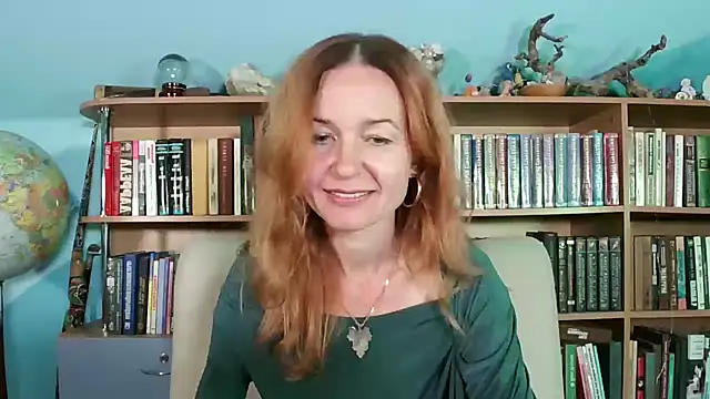 Snapshot of Foxilady357 chatting on 10.13.25 Foxilady357 online show from 10.13.25