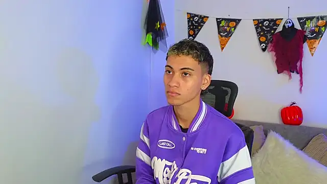 yulian vasquez online show from 10.30.25