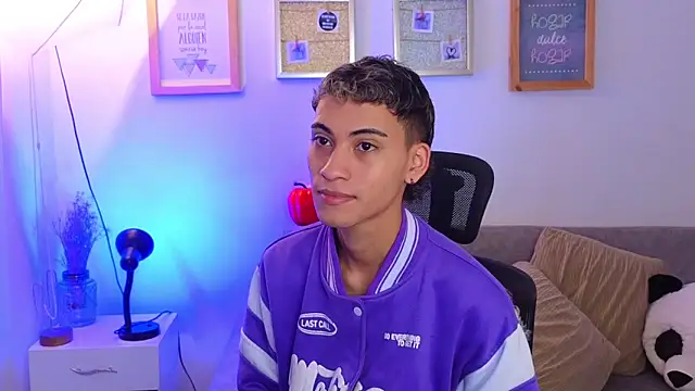 yulian vasquez online show from 11.04.25