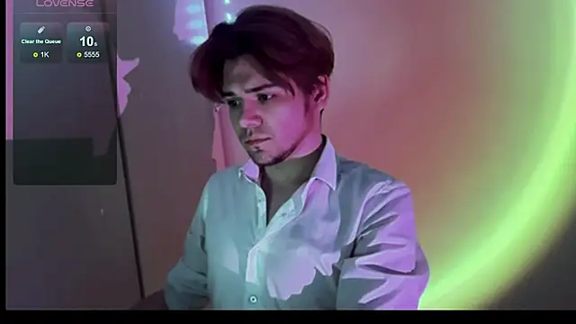 Snapshot of 1RobertTT chatting on 10.10.25 1RobertTT online show from 10.10.25