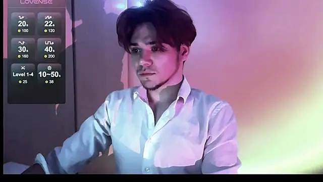 Snapshot of 1RobertTT chatting on 10.30.25 1RobertTT online show from 10.30.25