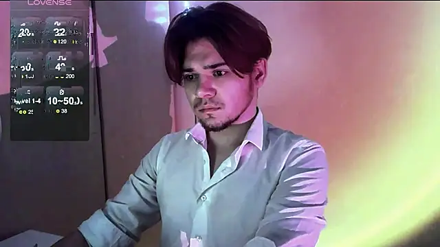 Snapshot of 1RobertTT chatting on 12.04.25 1RobertTT online show from 12.04.25