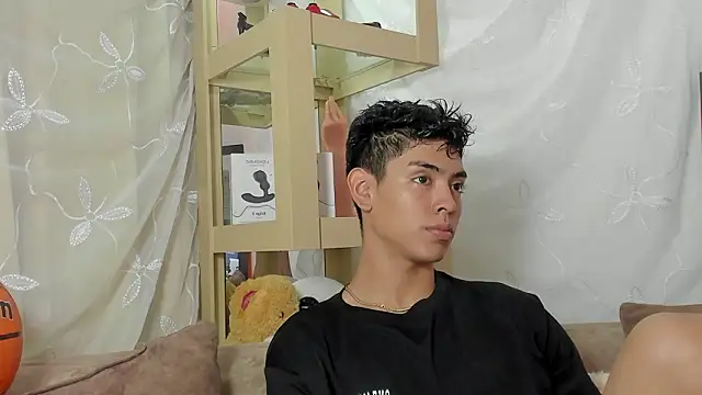 LoganTwink18 online show from 03.29.26