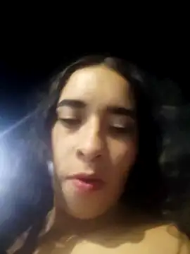 Snapshot of Valenn_fernandez chatting on 05.19.26 Valenn fernandez online show from 05.19.26