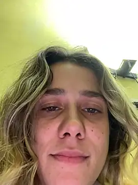 Snapshot of blond-96 chatting on 09.15.25 blond-96 online show from 09.15.25